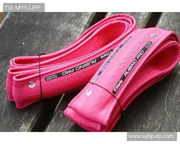 粉色风潮席卷绿茵场哪些足球明星勇敢尝试粉色装备